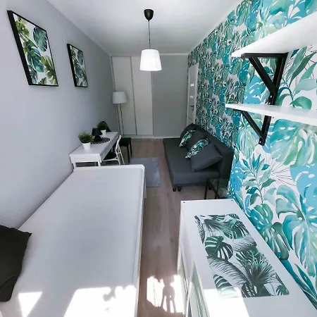 New - 300 M Town Hall - 3 - 7 People Apartment